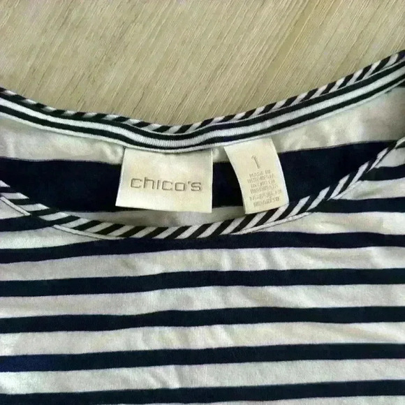 Chicos Size 1 Top Women's Navy & White Multi Striped 3/4 Sleeve Shirt Hi-Low Hem - Picture 5 of 5